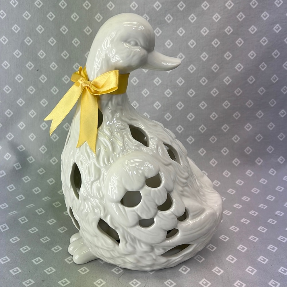 Frameless Ceramic Duck Luminary